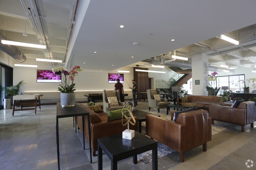 880 Apollo St, El Segundo, CA à louer - Hall d’entrée – Image 3 sur 11