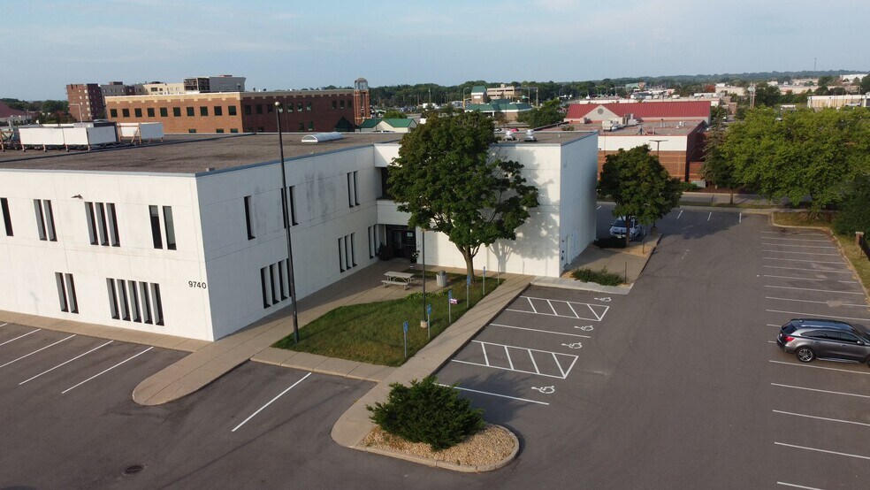 9740 Grand Ave S, Minneapolis, MN à louer - Vidéo sur l’annonce professionnelle – Image 2 sur 22