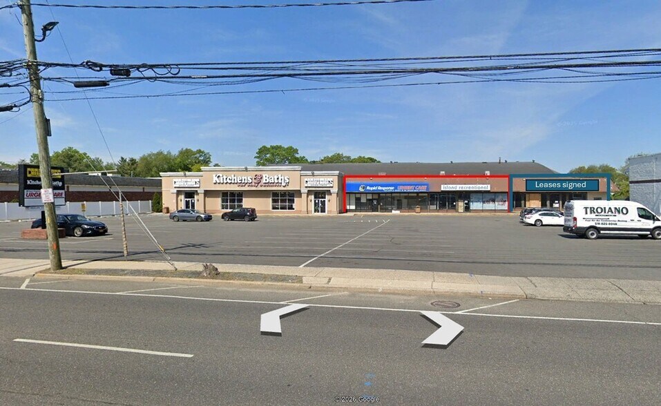 600 Franklin Ave, Franklin Square, NY à louer - Photo de l’immeuble – Image 1 sur 3
