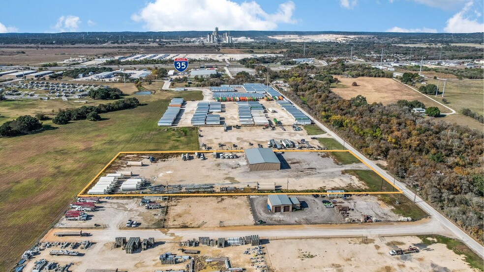 846 York Creek Rd, New Braunfels, TX à louer - Photo de l’immeuble – Image 2 sur 14