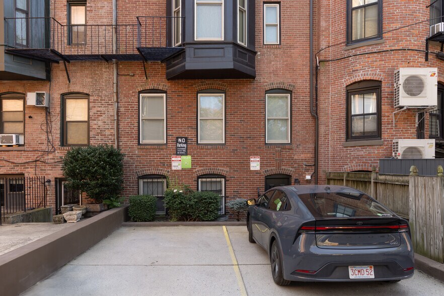 523 Columbus Ave, Boston, MA à vendre - Photo de l’immeuble – Image 2 sur 24