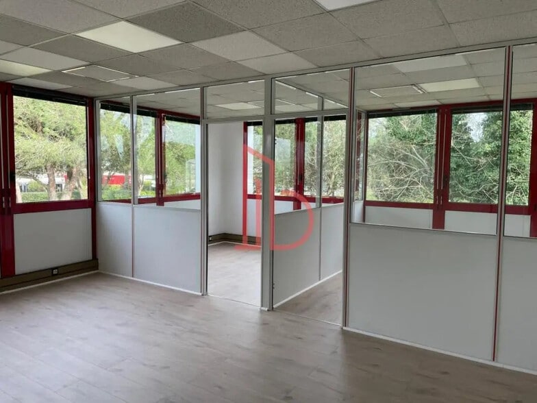 Bureau dans Gradignan à vendre - Photo de l’immeuble – Image 3 sur 5