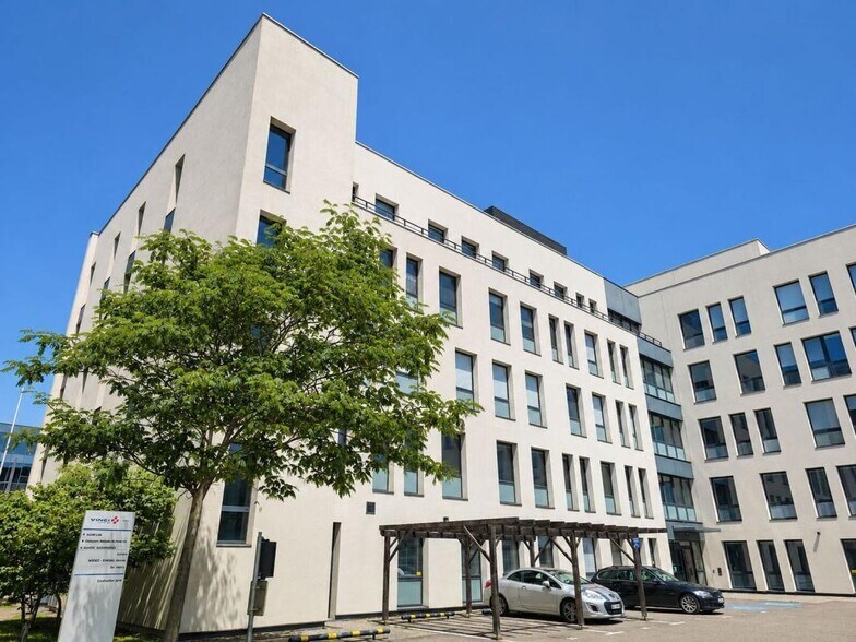 Bureau dans Villeurbanne à louer - Photo de l’immeuble – Image 2 sur 17