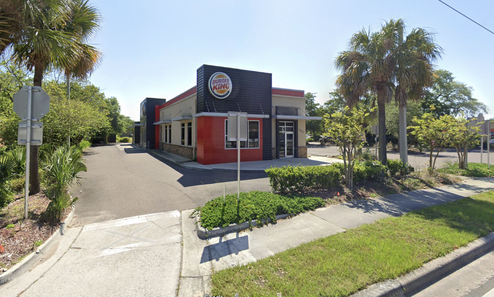 1940 S 8th St, Fernandina Beach, FL à louer - Photo de l’immeuble – Image 1 sur 4