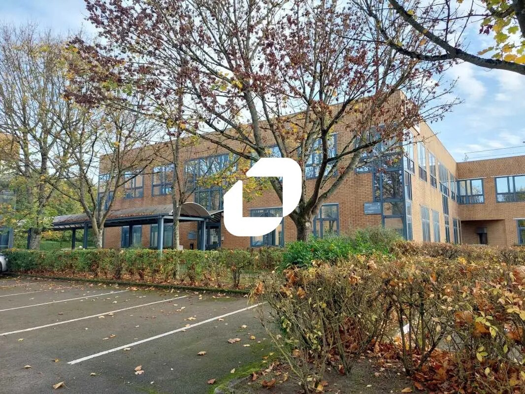 39-43 Avenue Des 3 Peuples, Montigny-le-Bretonneux à louer Photo de l’immeuble– Image 1 sur 8