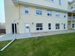 1207 91 St SW, Edmonton, AB à louer Photo intérieure– Image 2 sur 7