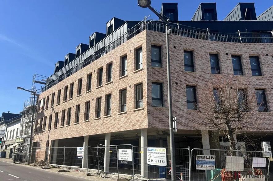 Local commercial dans Maromme à louer - Photo de la construction – Image 3 sur 5