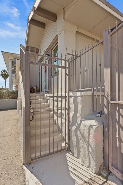 2313 Montana Ave, El Paso, TX à vendre - Photo de l’immeuble – Image 2 sur 17