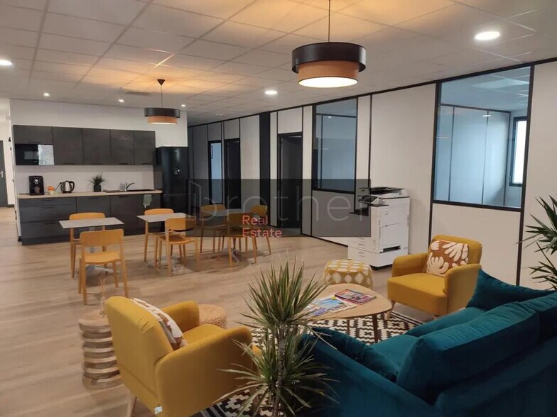 Bureau dans Mérignac à louer - Photo de l’immeuble – Image 2 sur 9