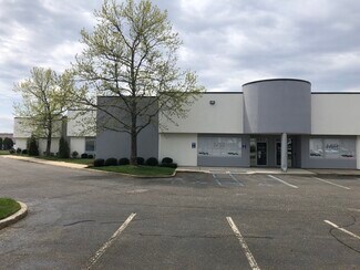 Plus de détails pour 90 Colin Dr, Holbrook, NY - Industriel/Logistique à louer
