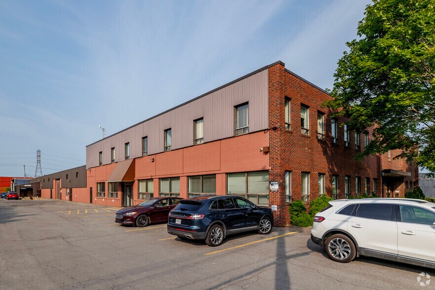 8660 Ch Darnley, Mt Royal, QC à louer - Photo de l’immeuble – Image 3 sur 4