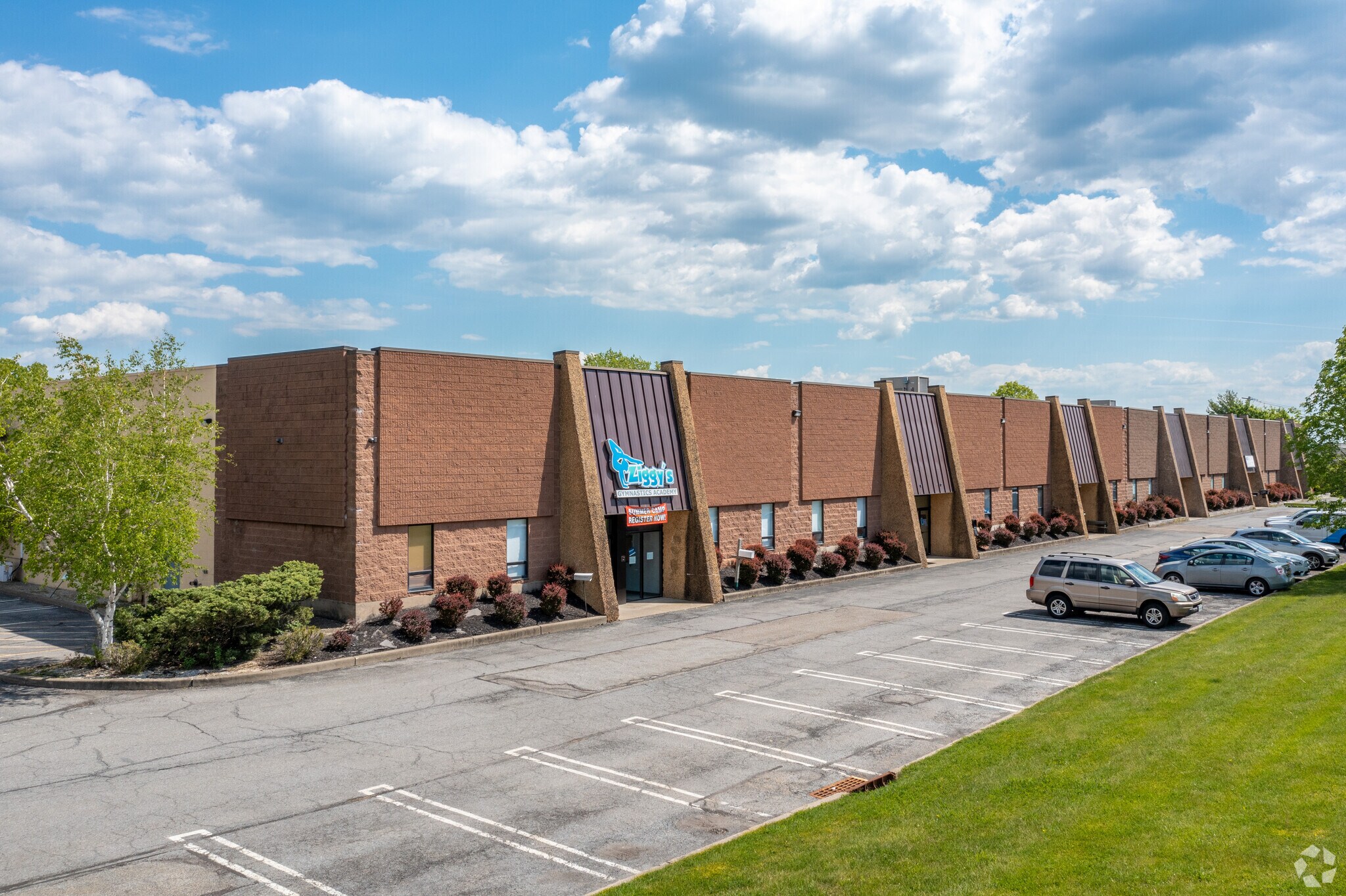 15 Industrial Dr, Middletown, NY à louer Photo principale– Image 1 sur 5