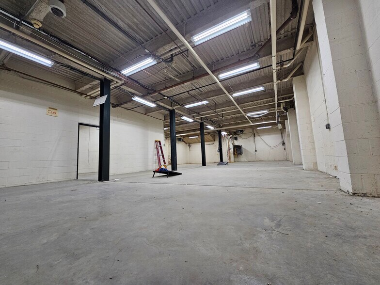 20 Industrial Dr, Middletown, NY à louer - Photo de l’immeuble – Image 2 sur 29