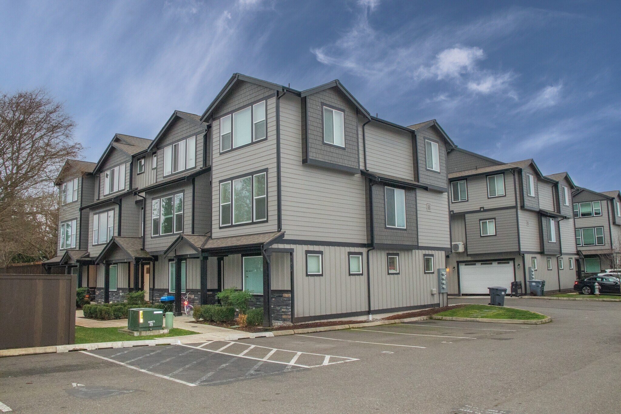 17825 22nd Ave E, Tacoma, WA à vendre Photo principale– Image 1 sur 12