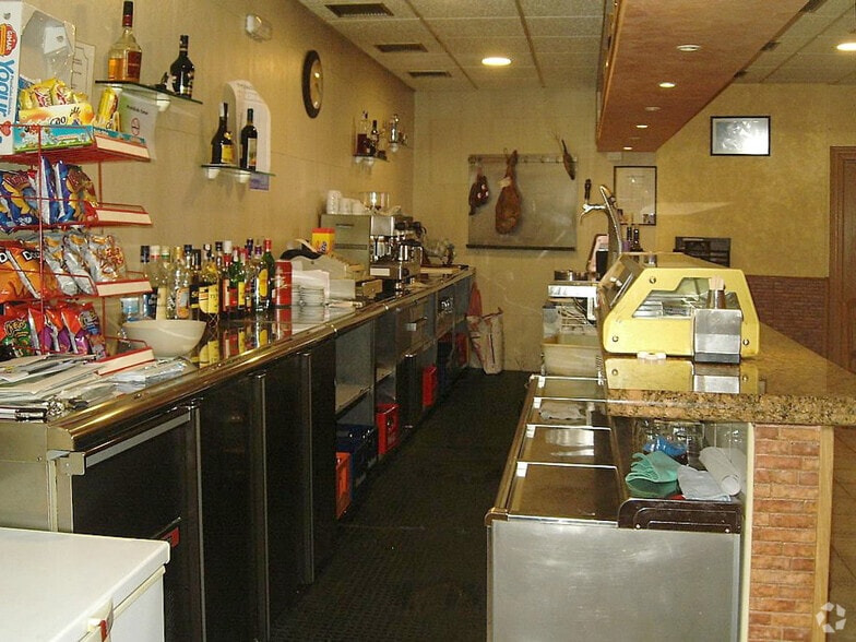 Local commercial dans Ávila, Ávila à vendre - Photo principale – Image 1 sur 17