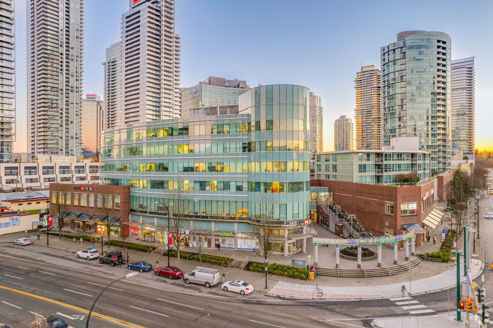 4500 Kingsway, Burnaby, BC à louer Photo principale– Image 1 sur 22