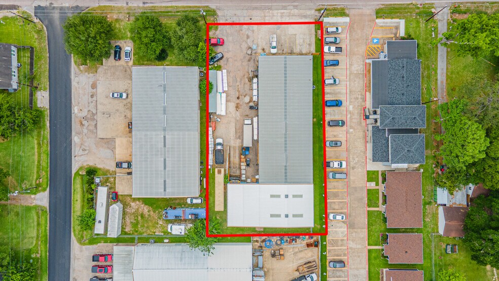 705 Cedar Bayou Rd, Baytown, TX à louer - Photo de l’immeuble – Image 3 sur 26