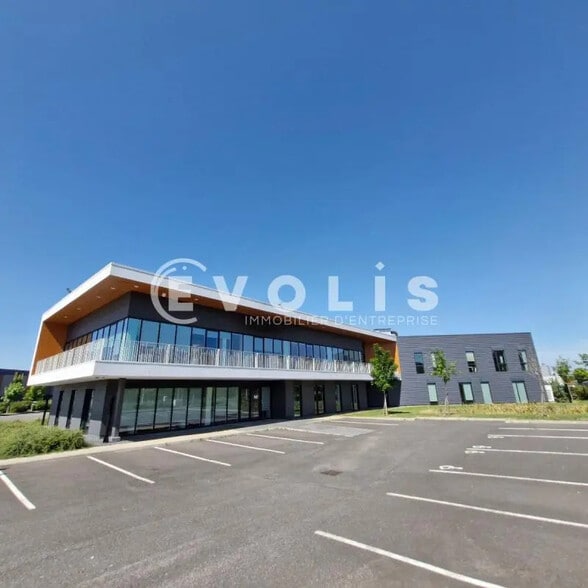 24 Bis Rue Leonard Vinci, Lisses à louer - Photo de l’immeuble – Image 3 sur 33