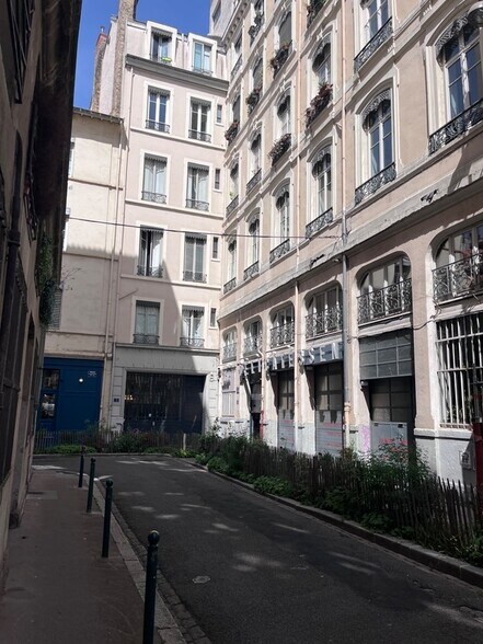 Local commercial dans Lyon à vendre - Photo de l’immeuble – Image 2 sur 3