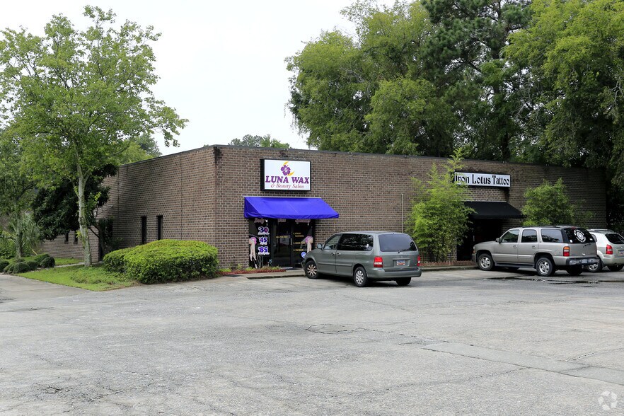 1921 Savannah Hwy, Charleston, SC à louer - Photo principale – Image 1 sur 4