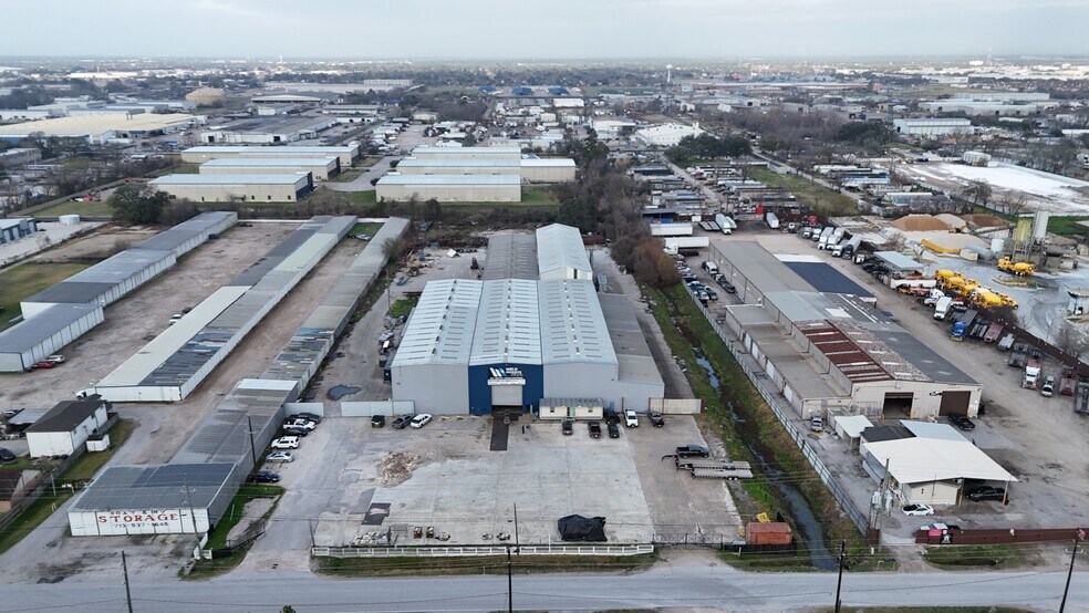 7607 Wright Rd, Houston, TX à louer - Photo de l’immeuble – Image 2 sur 4