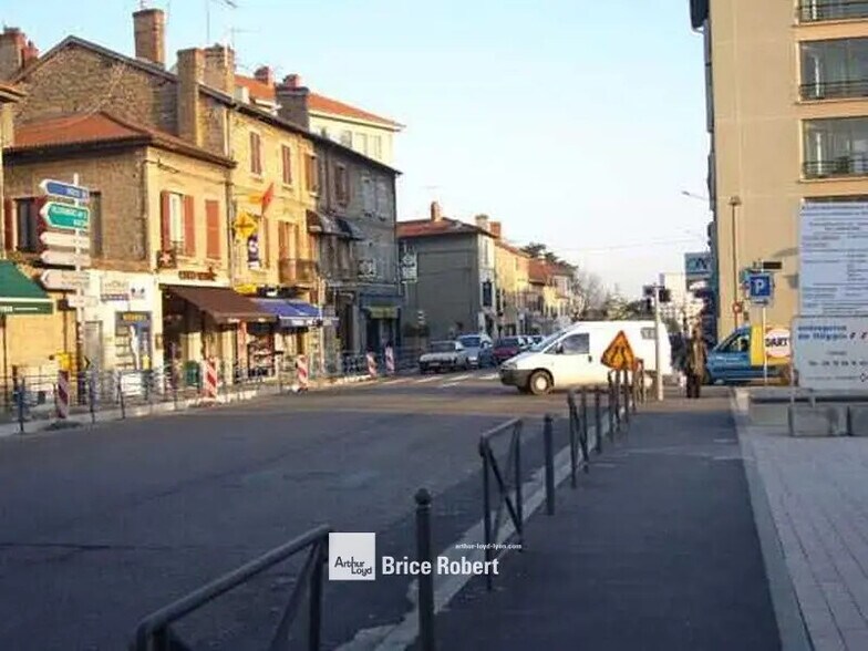 Local commercial dans Champagne-au-Mont-d'Or à louer - Photo de l’immeuble – Image 1 sur 5