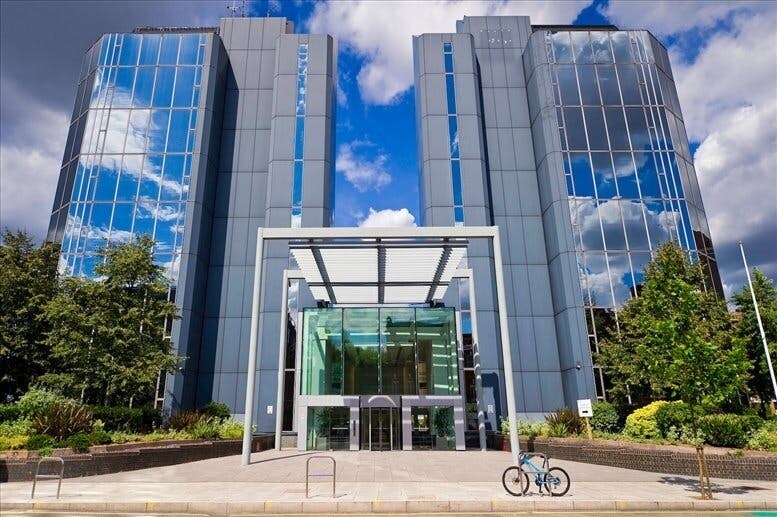 68-72 Hammersmith Rd, Londres à louer Photo de l’immeuble– Image 1 sur 6