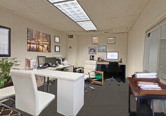 Plus de détails pour 1 E Chase St, Baltimore, MD - Logement à vendre