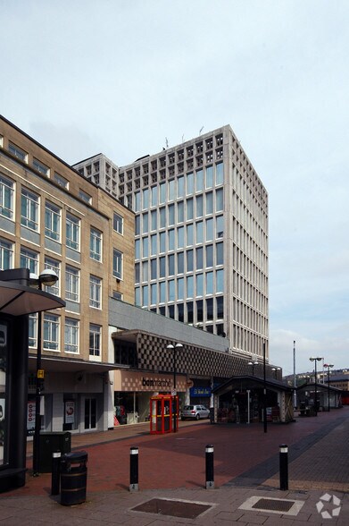 Market St, Bradford à vendre - Photo de l’immeuble – Image 2 sur 6