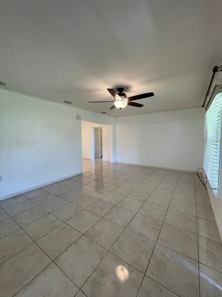 4853 Boca Chica Blvd, Brownsville, TX à vendre - Photo de l’immeuble – Image 3 sur 39