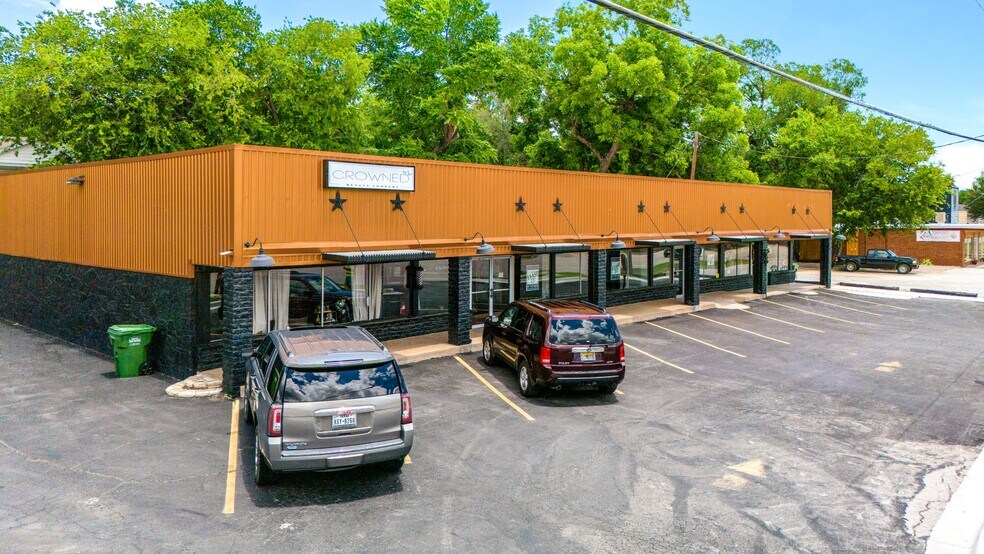 907 Big Bend Trl, Glen Rose, TX à louer - Photo de l’immeuble – Image 1 sur 12