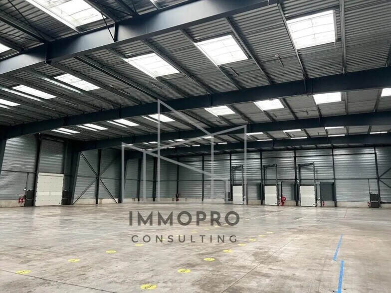 Industriel/Logistique dans Heudebouville à louer - Photo de l’immeuble – Image 2 sur 8