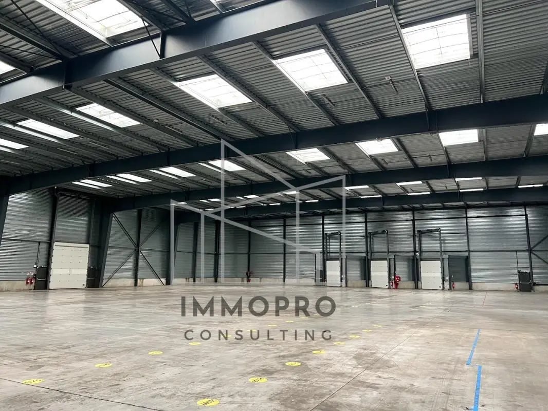 Industriel/Logistique dans Heudebouville à louer Photo de l’immeuble– Image 1 sur 10