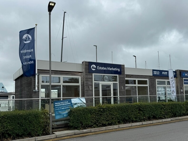 School Ln, Southampton à louer Photo principale– Image 1 sur 2