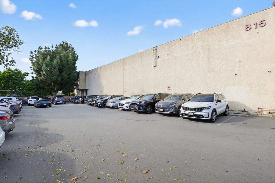 815 S Central Ave, Glendale, CA à vendre - Photo de l’immeuble – Image 3 sur 16