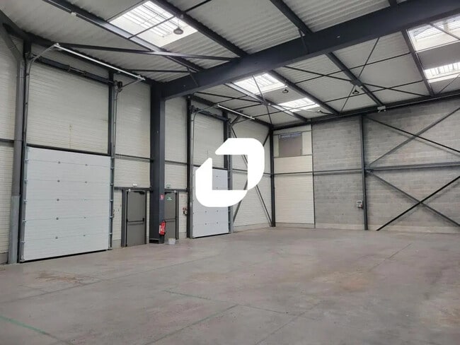 Plus de détails pour Bureau, Local d'activités à louer