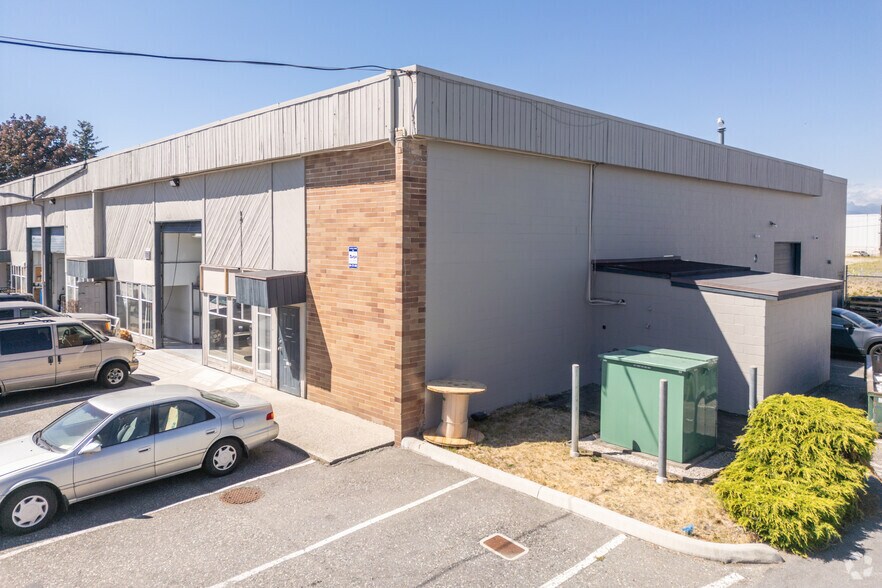 2520 Simpson Rd, Richmond, BC à louer - Photo de l’immeuble – Image 2 sur 3