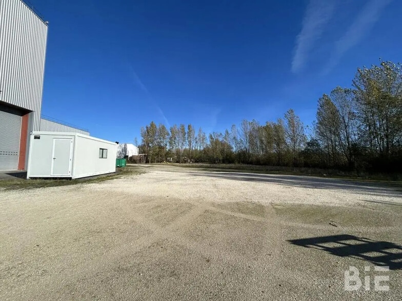 Industriel/Logistique dans Saint-André-de-Cubzac à vendre - Photo de l’immeuble – Image 2 sur 9