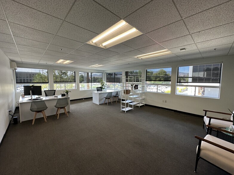 275 Hill St, Reno, NV à louer - Photo de l’immeuble – Image 3 sur 7