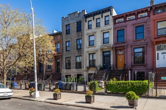 Plus de détails pour 554A Monroe St, Brooklyn, NY - Logement à vendre