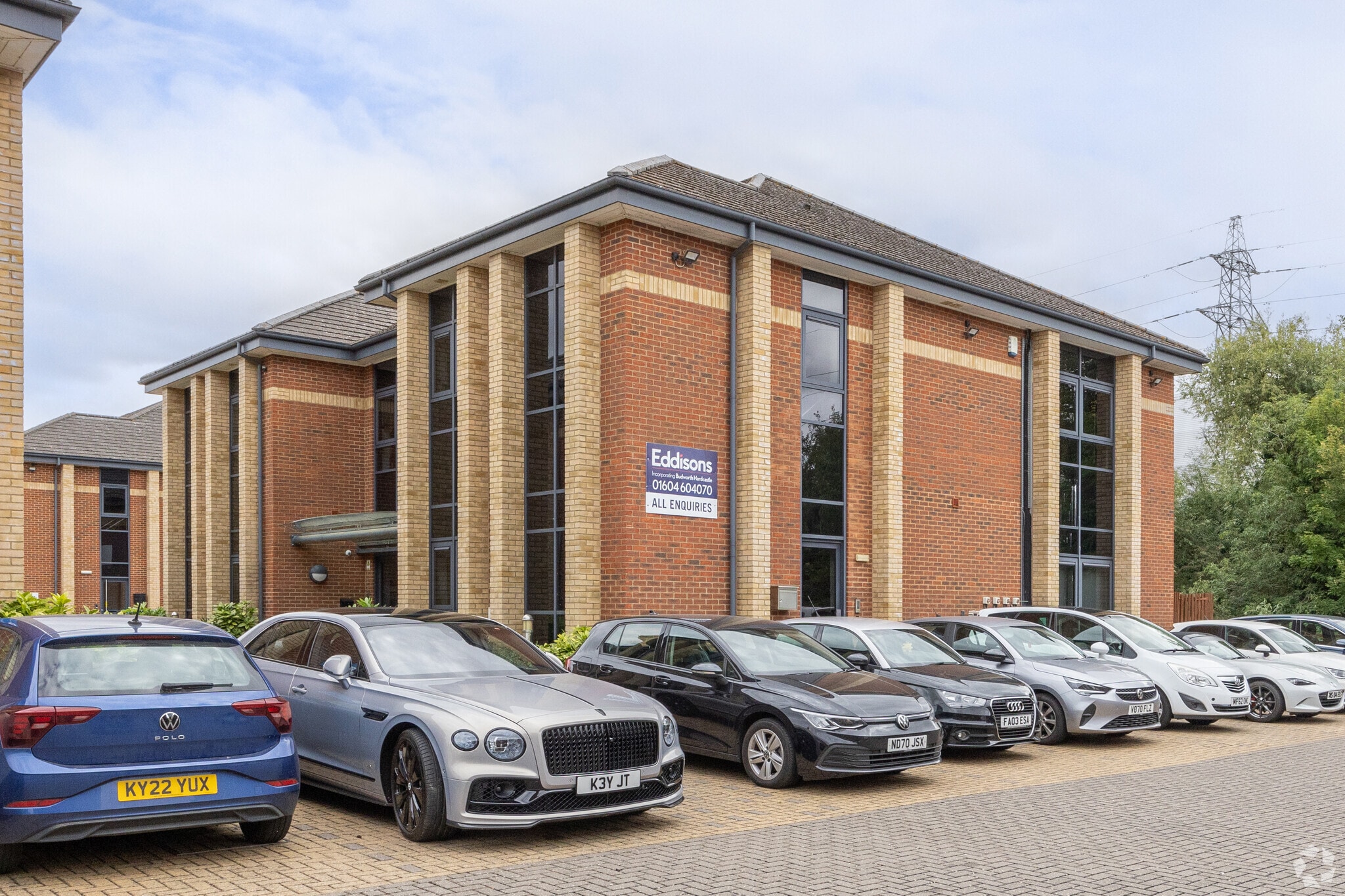 Queensbridge, Northampton à louer Photo principale– Image 1 sur 5