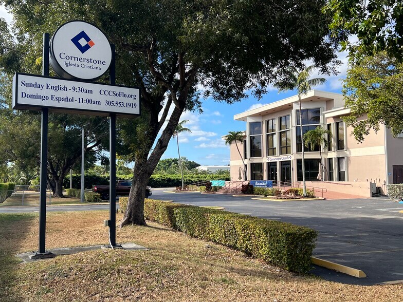5400 SW 122nd Ave, Miami, FL à louer - Photo de l’immeuble – Image 2 sur 23