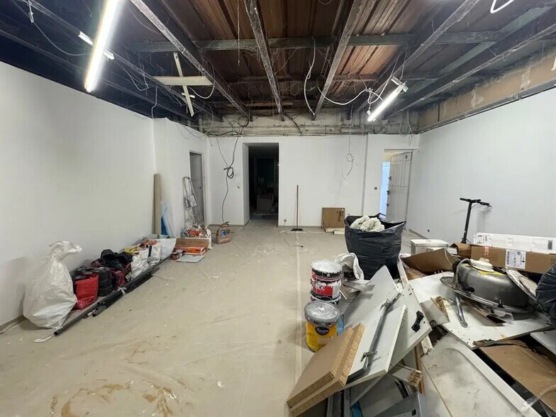 Local commercial dans Saint-Denis à louer - Photo de la construction – Image 1 sur 6