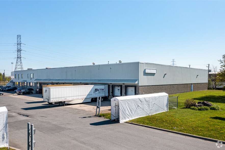 1405 Rue Graham-Bell, Boucherville, QC à louer - Photo principale – Image 2 sur 2