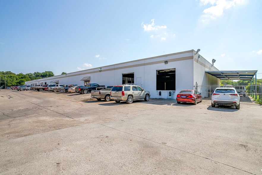 5520 Midway Rd, Haltom City, TX à louer - Photo de l’immeuble – Image 2 sur 8