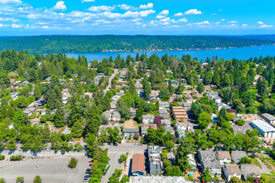 12741 35th Ave NE, Seattle, WA à vendre - Photo de l’immeuble – Image 2 sur 16