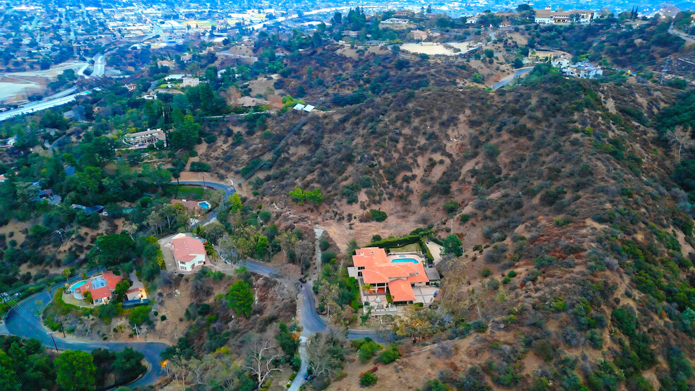 520 Haverstock Rd, La Canada Flintridge, CA à vendre - Photo de l’immeuble – Image 3 sur 12