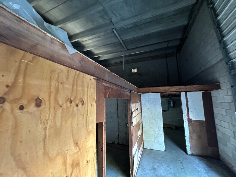 2309 SW 60th Way, Miramar, FL à louer - Photo de l’immeuble – Image 3 sur 7