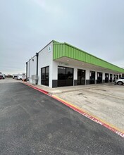 400 N Bowen Rd, Arlington, TX à louer Photo de l’immeuble– Image 2 sur 8