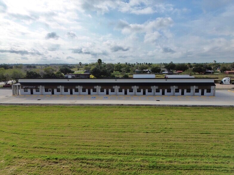 5467 Alamo Rd, Edinburg, TX à louer - Photo de l’immeuble – Image 2 sur 14